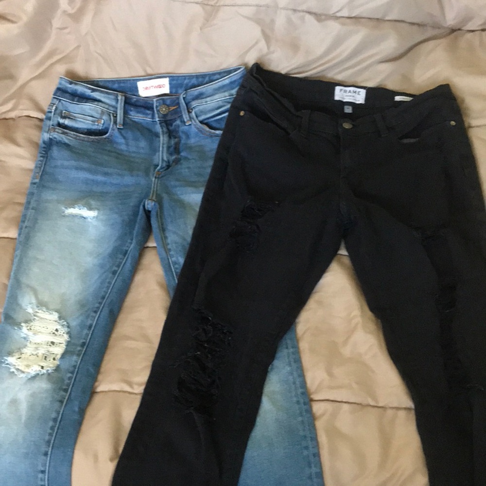 ❇️4/$20❇️ 2 pairs of girls‘distressed’ denims